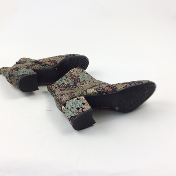 - New Gianni Bini Jaydennn Floral Ankle Boot… - Picture 6 of 6